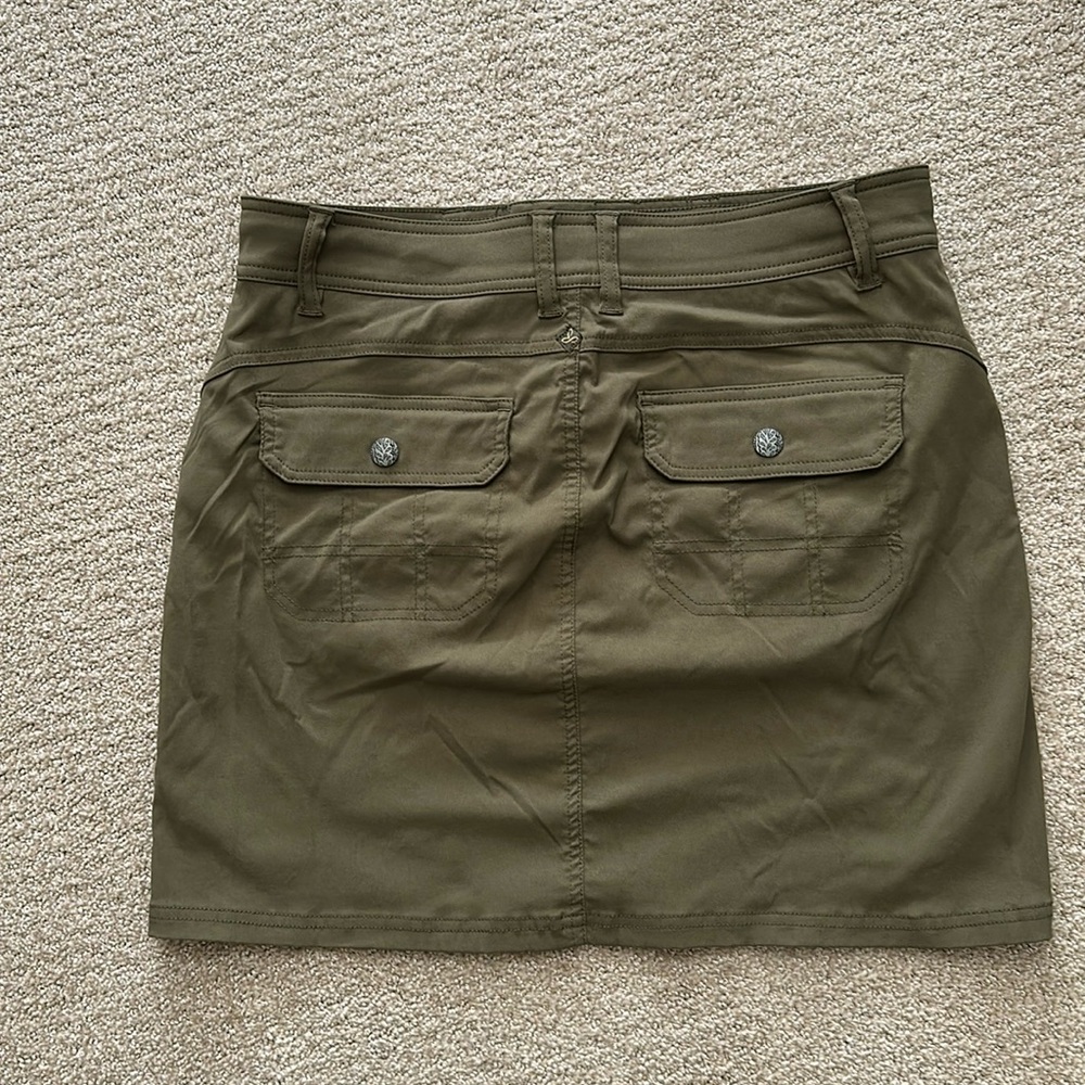 Prana Halle skort size 8.  Skirt with built in shorts.